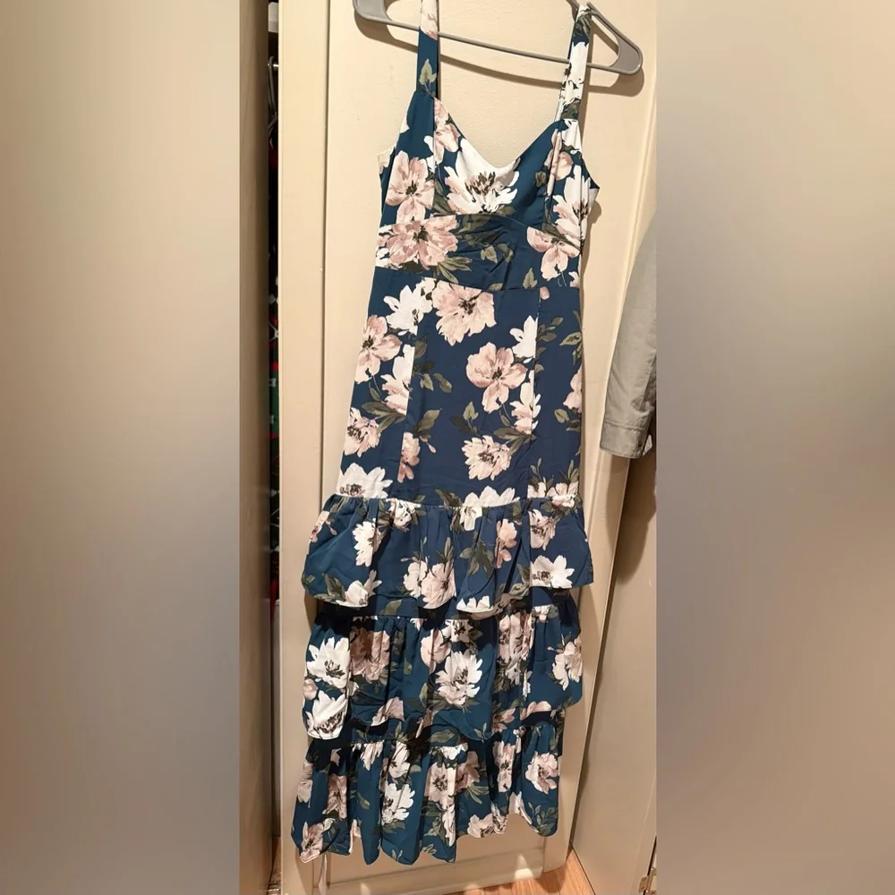 Abercrombie & Fitch Drama Ruffle Tiered Maxi Dress - Picture 7 of 8